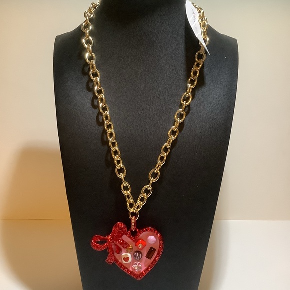 Betsey Johnson Love Spell Heart Chocolate Box Necklace New - Picture 3 of 5